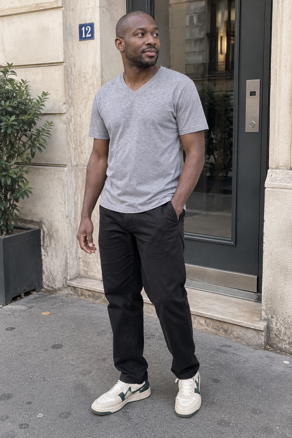 T-shirt col V homme — photo 2